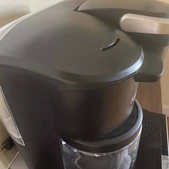 Keurig Essentials Single Serve & Coffee Maker - Picture 5 of 5